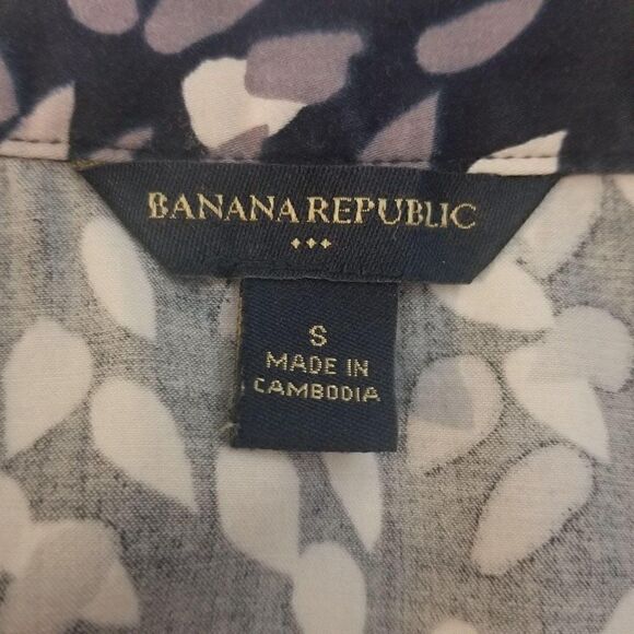 Banana Republic Sleeveless Fitted Blouse (size S) - Picture 5 of 6